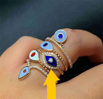 Eye ring with diamonds