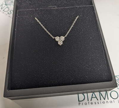 1/3 carat diamonds pendant 