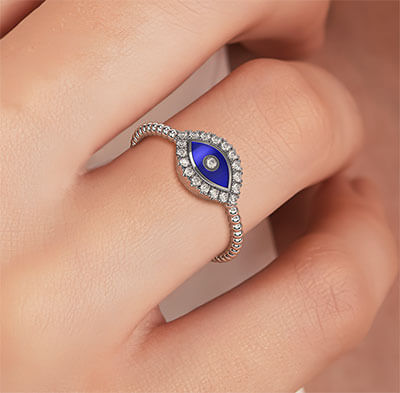 Anillo de ojo con diamantes