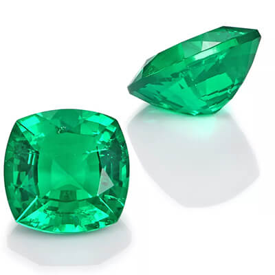 5,5 mm Chatham Emerald Cushion Motivos celtas engaste de anillo de compromiso solitario