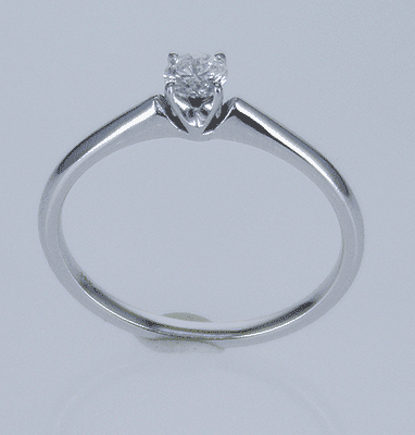 Delicate Novo solitaire engagement ring, for smaller diamonds