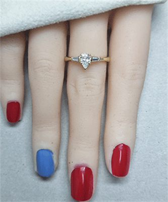 Anillo de compromiso Catedral con dos diamantes baguette ahusados \u200b\u200bde 0,24 quilates