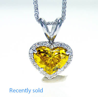 Colgante de corazón con diamantes naturales de color amarillo vivo, 1,27 quilates SI