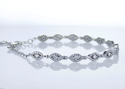 1.20 carat diamond bracelet, 60% around