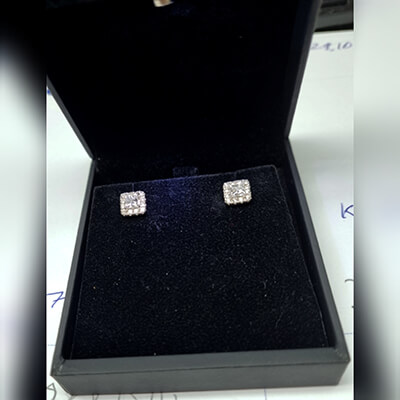 Par de pendientes de diamantes Princesa de 1,10 quilates TW