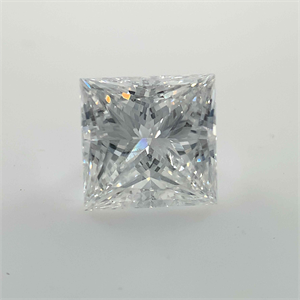 Foto Diamante Natural 2.02 quilates, Princesa , Color F, claridad VS2 y certificado GIA de