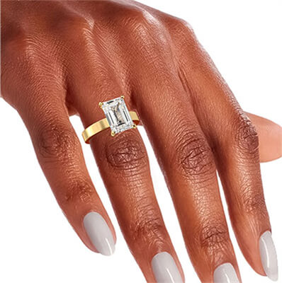 Solitaire engagement ring for large diamonds,