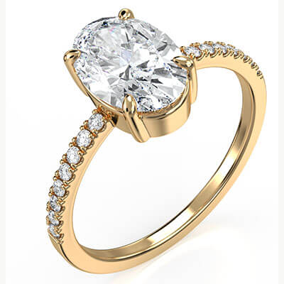Anillo de compromiso de oro amarillo con diamantes de talla ovalada