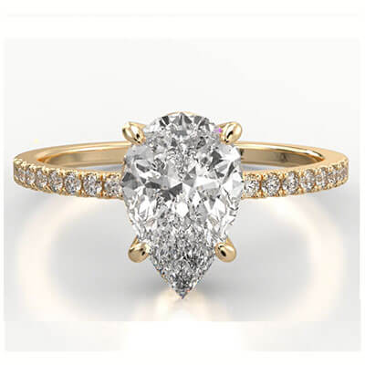 Yellow gold Enhgagerment ring for Pear diamonds