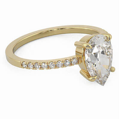 Yellow gold Enhgagerment ring for Pear diamonds