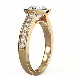 Foto Ajuste de anillo de compromiso con bisel de perfil bajo o estándar de oro amarillo de