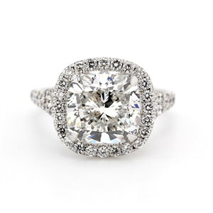 Foto Diamante Natural 4.83 quilates, Del cojín , Color H, claridad VS2 y certificado GIA de