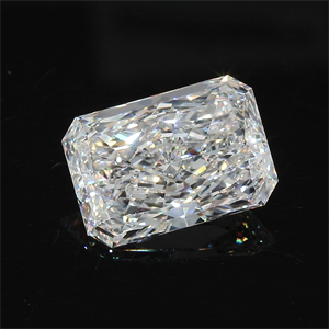 Foto Diamante Natural 4.01 quilates, Radiante , Color E, claridad SI1 y certificado GIA de