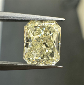 Foto Diamante Natural 1.00 quilates, Radiante , Color N, claridad VS2 y certificado GIA de