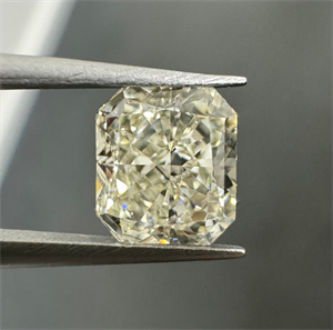 Picture of Natural Diamond 1.00 Carats, Radiant with  Cut, M Color, VS1 Clarity and Certified by GIA
