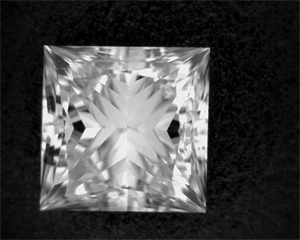 Foto Diamante Natural 0.91 quilates, Princesa , Color J, claridad VS2 y certificado GIA de