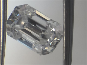 Picture of 1.02 Carats, Emerald Diamond with  Cut, E Color, SI2 Clarity and Certified by EGL