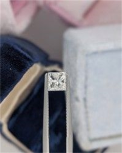 Foto Diamante Natural 0.99 quilates, Princesa , Color G, claridad SI1 y certificado GIA de