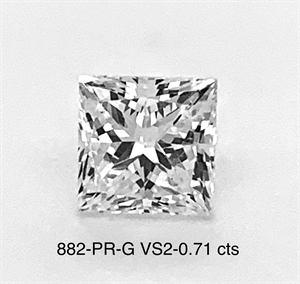 Foto Diamante Natural 0.71 quilates, Princesa , Color G, claridad VS2 y certificado GIA de