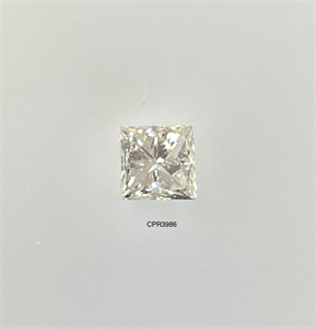Foto Diamante Natural 0.80 quilates, Princesa , Color K, claridad VVS1 y certificado GIA de