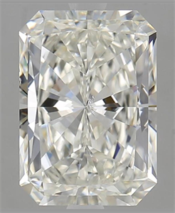 Foto Diamante Natural 3.02 quilates, Radiante , Color J, claridad SI2 y certificado GIA de