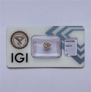 Foto Diamante Natural 0.82 quilates, De pera , Color J, claridad IF y certificado IGI de