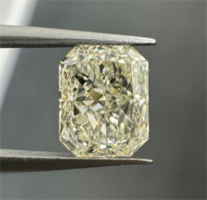 Picture of Natural Diamond 1.00 Carats, Radiant with  Cut, M Color, VVS2 Clarity and Certified by GIA