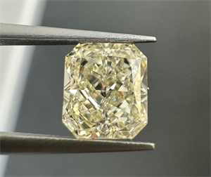 Picture of Natural Diamond 1.04 Carats, Radiant with  Cut, N Color, VS1 Clarity and Certified by GIA