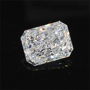 Foto Diamante Natural 3.03 quilates, Radiante , Color D, claridad SI2 y certificado GIA de