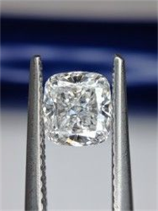 Foto Diamante Natural 0.90 quilates, Del cojín , Color D, claridad SI2 y certificado GIA de