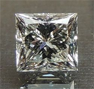 Foto Diamante Natural 0.91 quilates, Princesa , Color H, claridad VVS2 y certificado GIA de