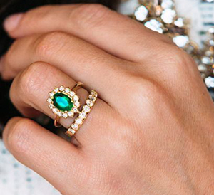 green-emerald-with-halo-bridal-set green-emerald-with-halo-bridal-set